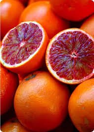 ✅ Laranja Moro 🍊 	•	Contém antocianinas, que reduzem o acúmulo de gordura abdominal 	•	Auxilia no controle dos níveis de colesterol e triglicerídeos 	•	Tem ação anti-inflamatória, ajudando a combater inchaço e retenção de líquidos